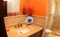 Acqua Jaco Rentals, Guest Bathroom